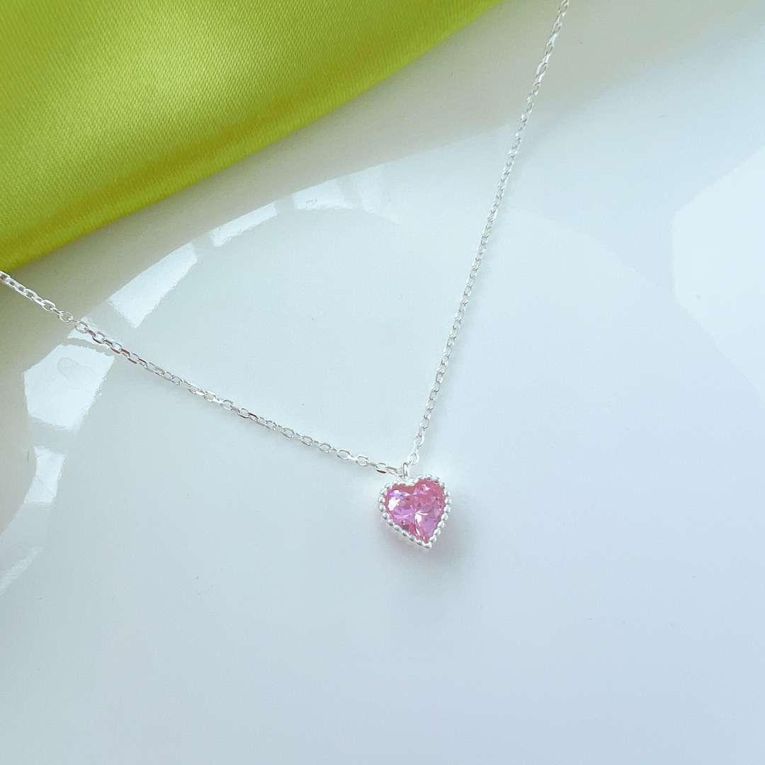 [Windsor Jewelry]Ornate Heart Shape Necklace