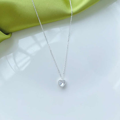 [Windsor Jewelry]Ornate Heart Shape Necklace