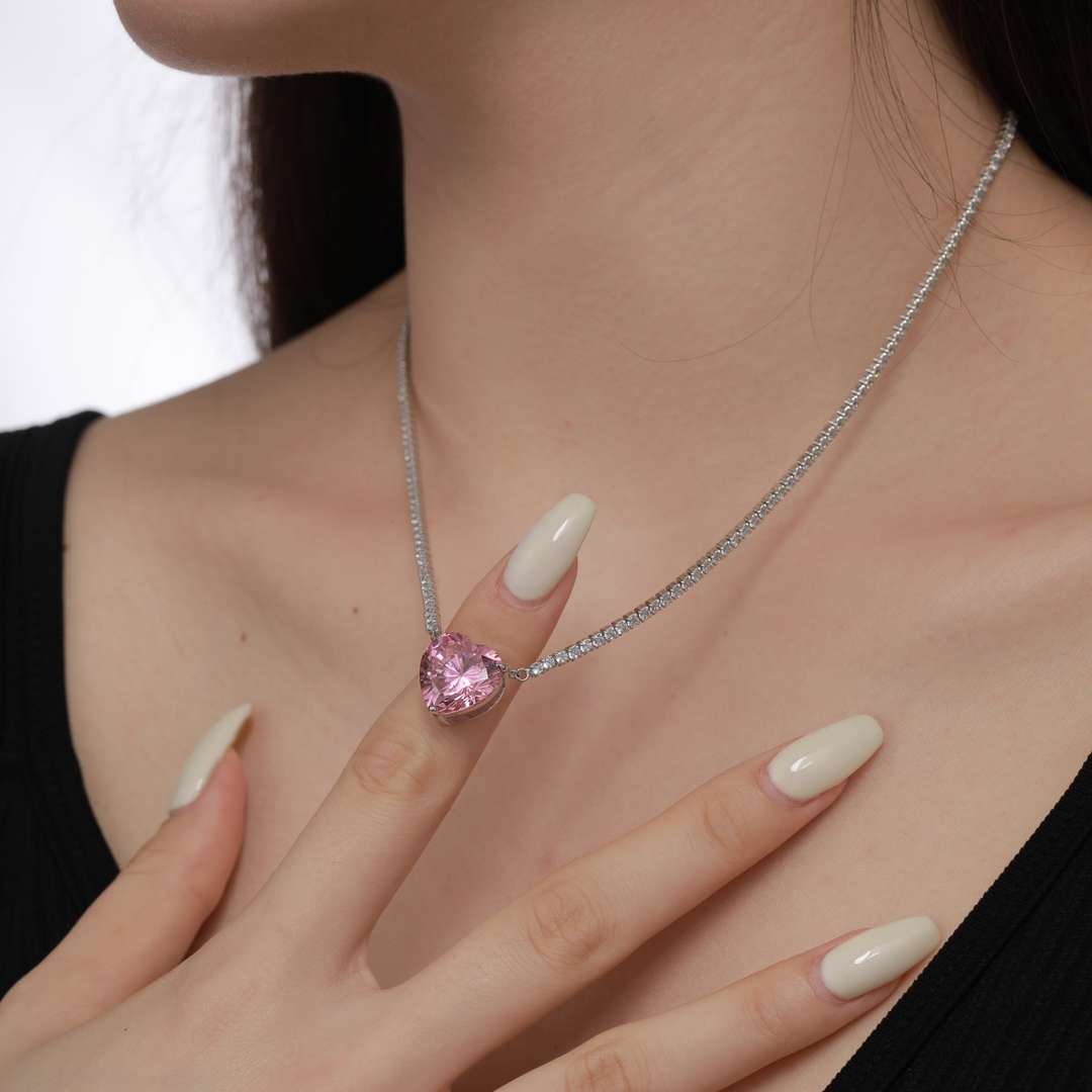 [Windsor Jewelry]8.0 Carat Versatile Colorful Sweet Heart-Shaped Tennis Necklace
