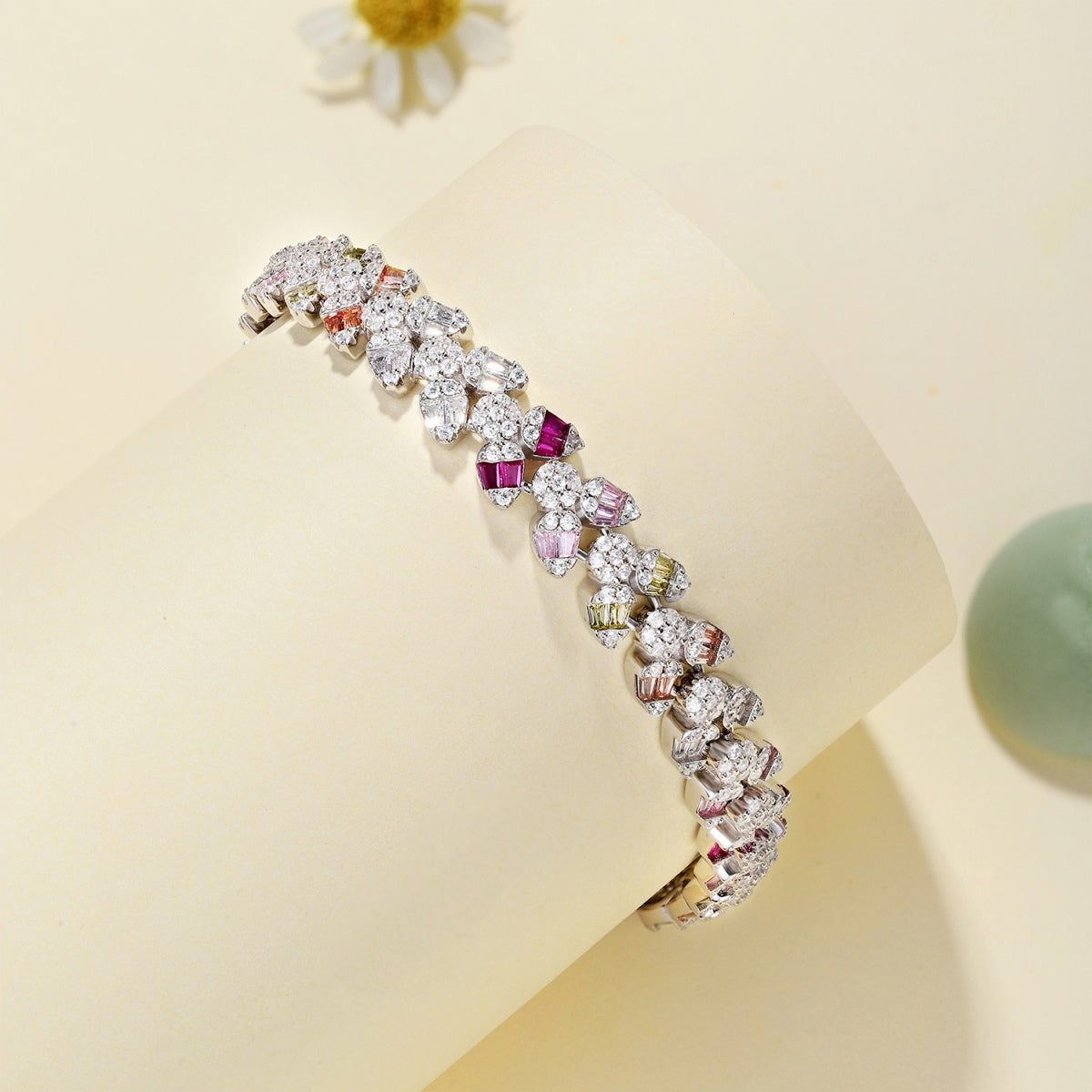 [Windsor Jewelry]Dainty Exquisite Flower Shape Daily Bracelet