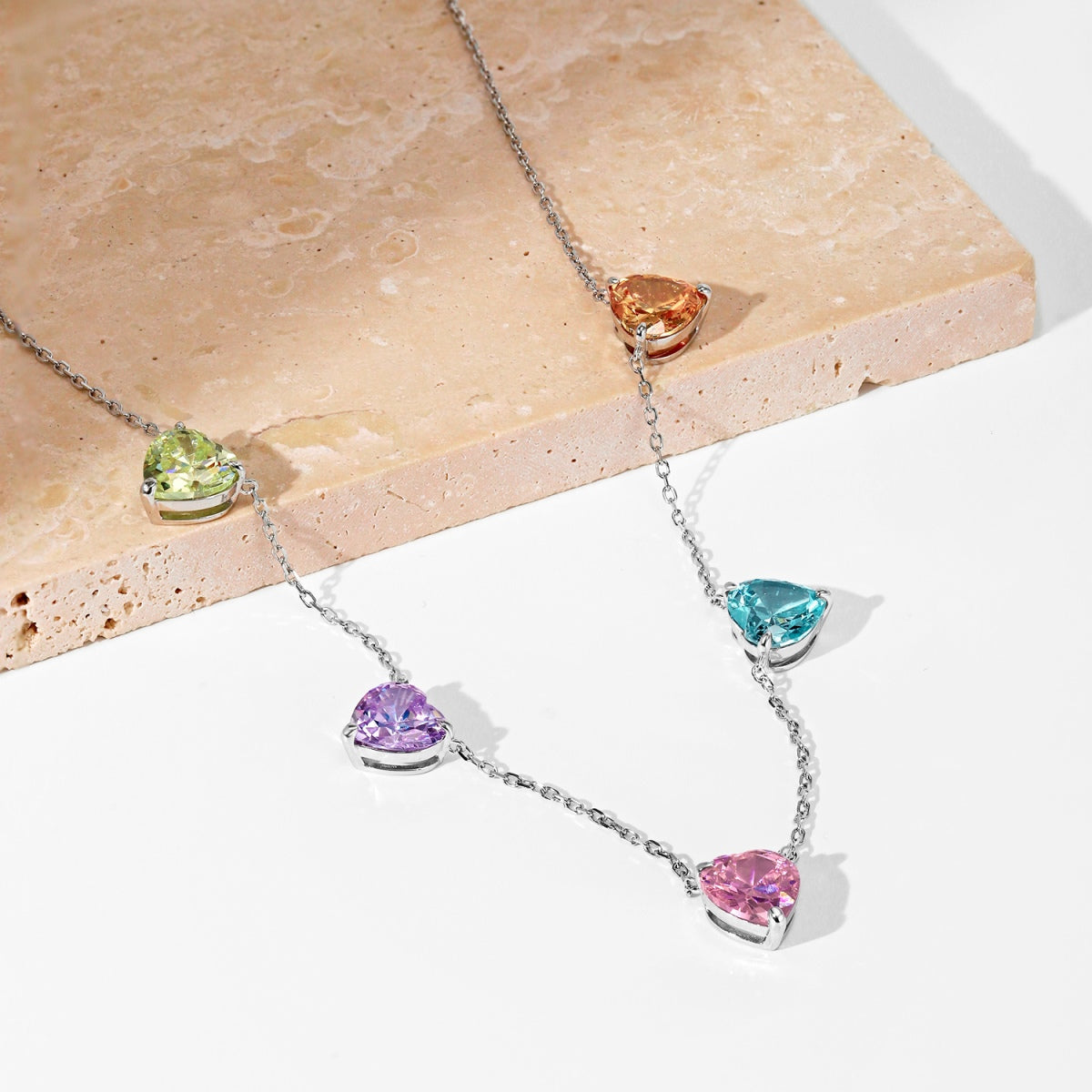 [Windsor Jewelry]Sparkling Colorful Heart Cut Necklace