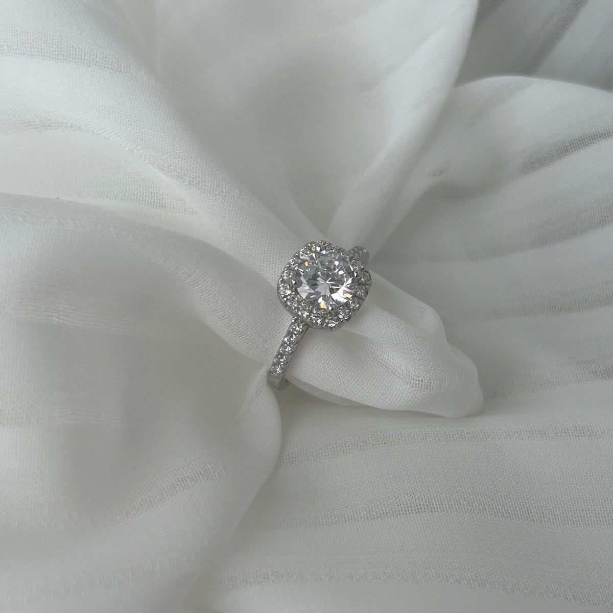[Windsor Jewelry]Dazzling Resplendent Round Cut Wedding Ring
