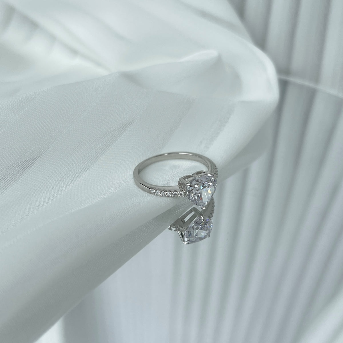 [Windsor Jewelry]2.0 Carat Dazzling Lustrous Heart Cut Lover Ring