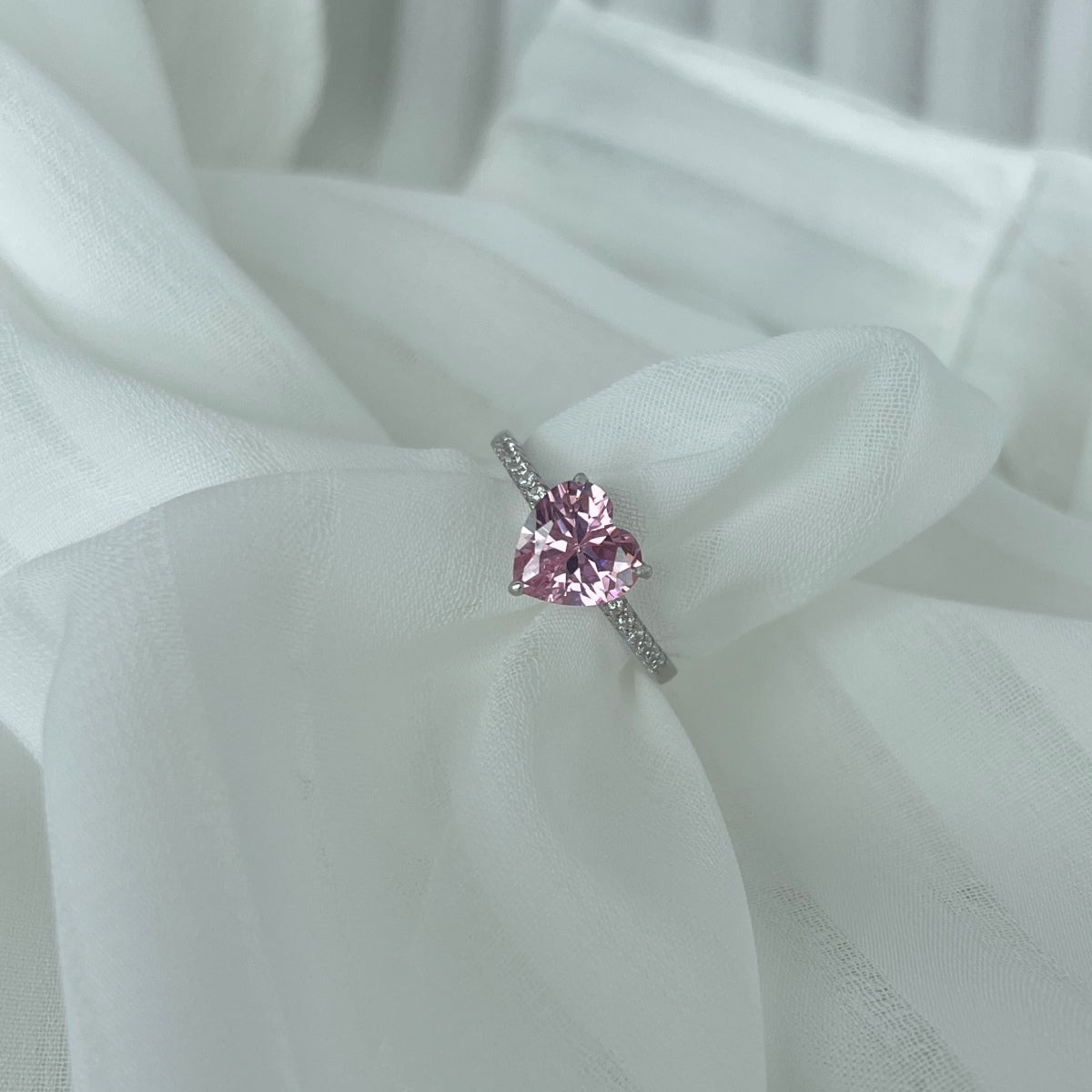 [Windsor Jewelry]2.0 Carat Dazzling Lustrous Heart Cut Lover Ring