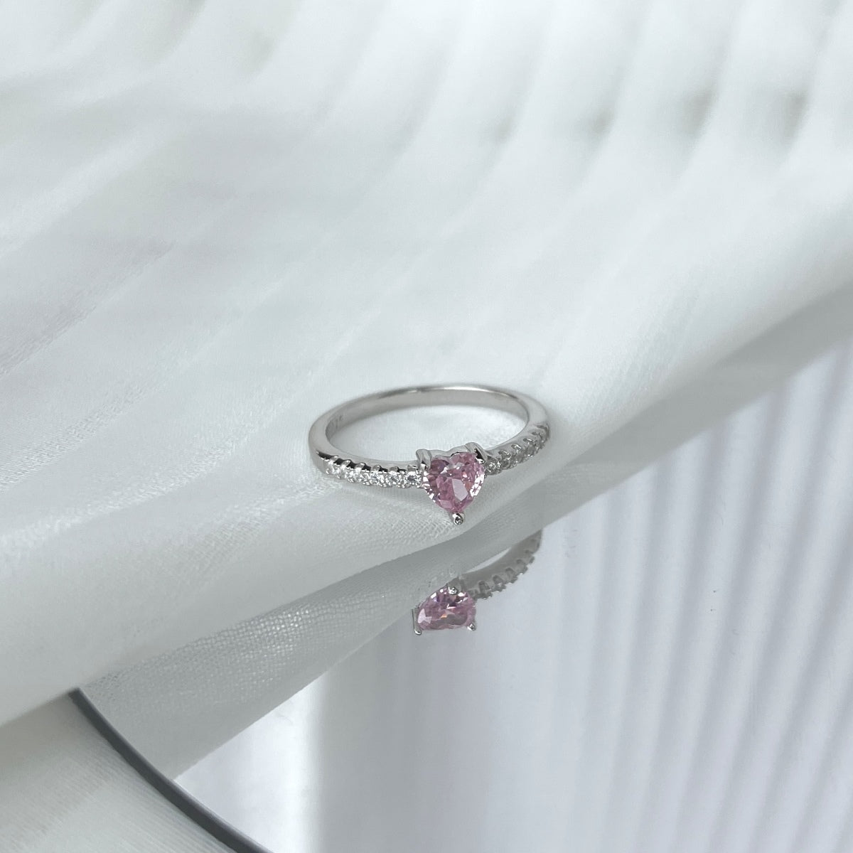 [Windsor Jewelry]0.5 Carat CaratEternity Charming Heart Shape Lover Ring