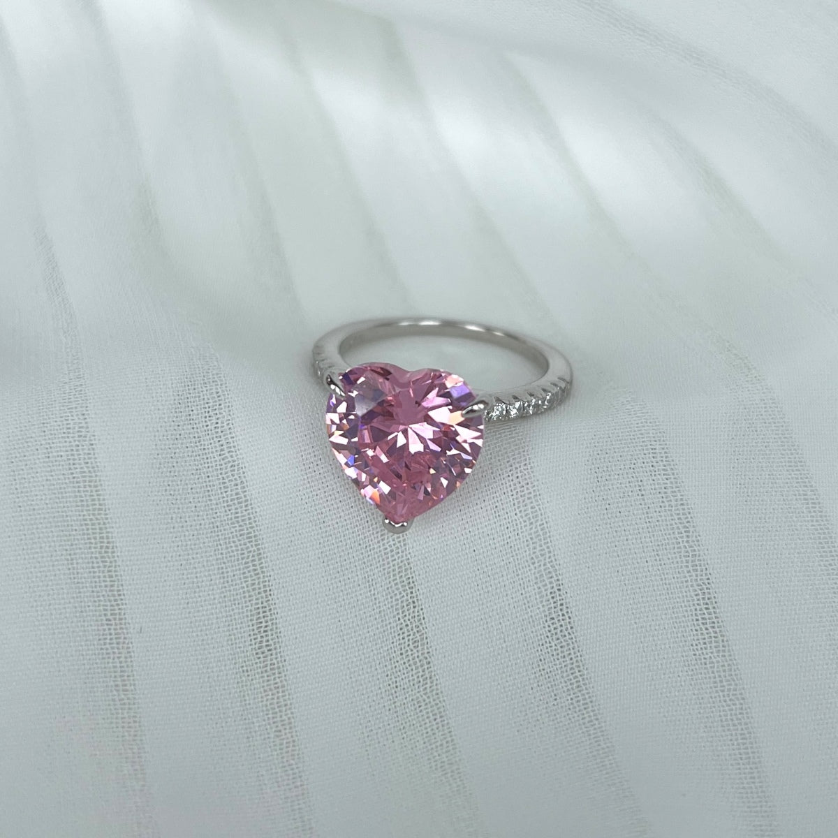 [Windsor Jewelry]6.0 Carat Luxurious Sparkling Romantic Heart Cut Lover Ring