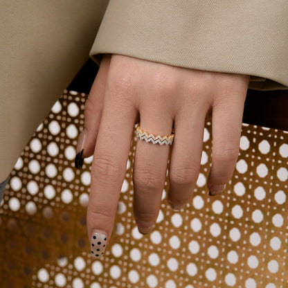 [Windsor Jewelry]Delicate Enchanting Wave Shape Daily Ring