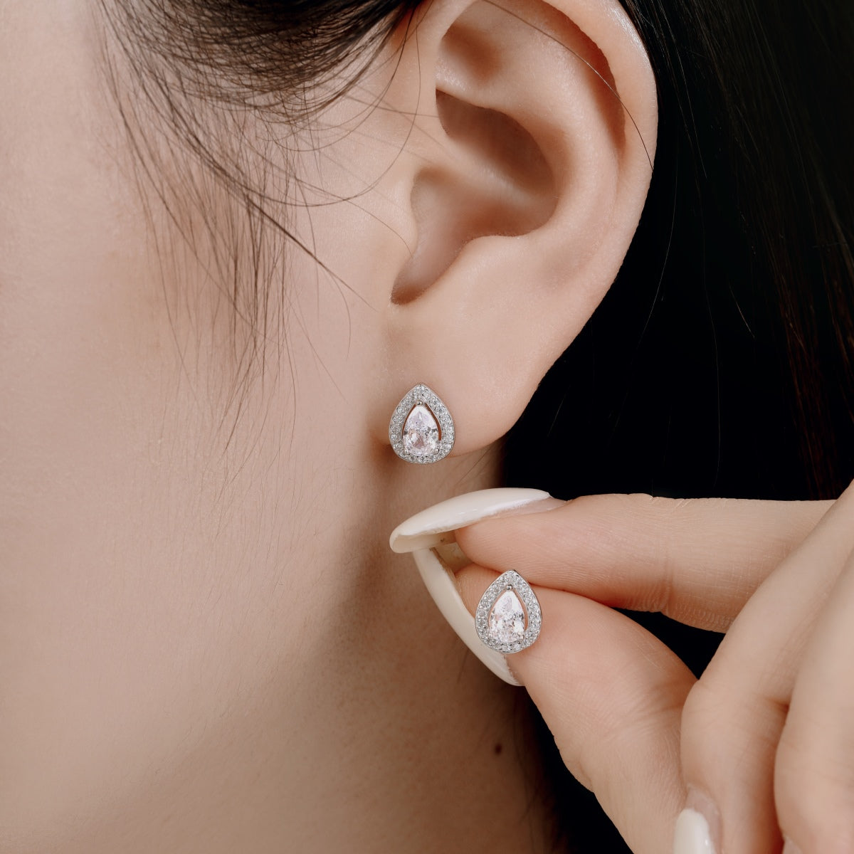 [Windsor Jewelry]Luxurious Water Drop Shape Earrings