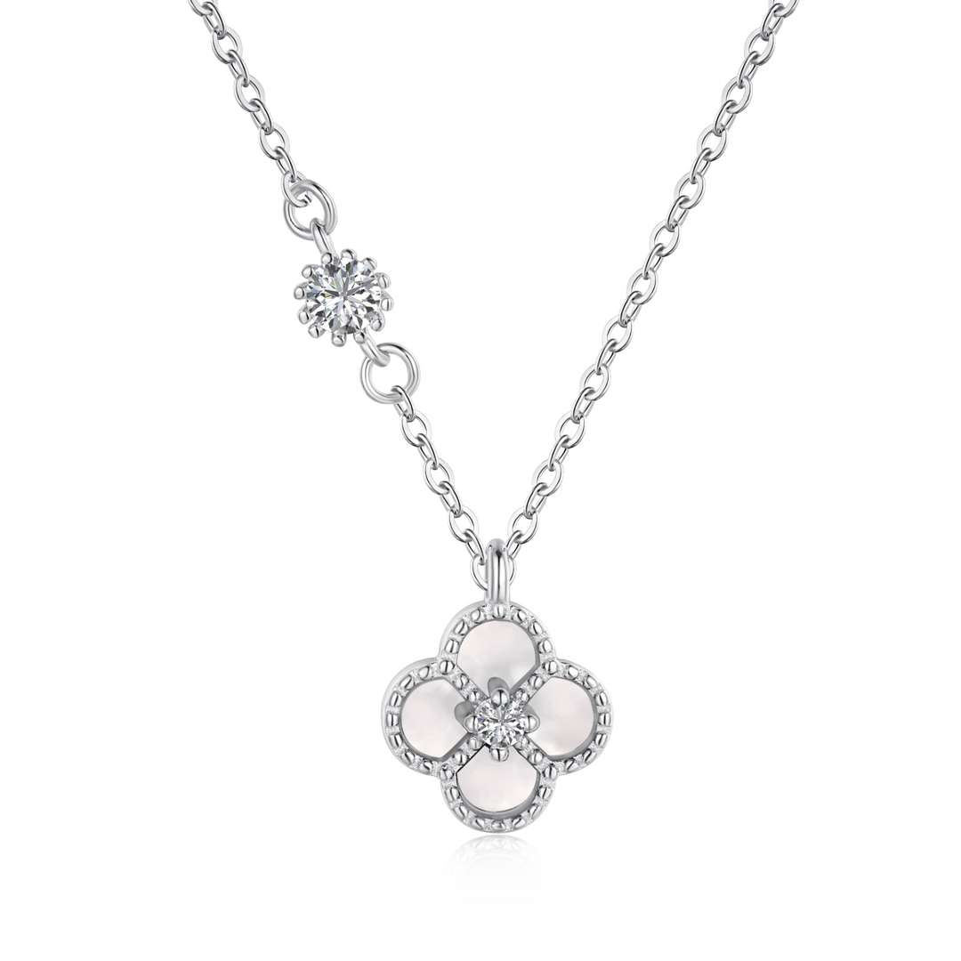 [Windsor Jewelry]Delicate Flower Shape Necklace