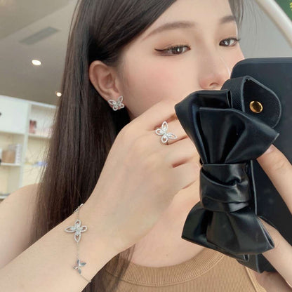 [Windsor Jewelry]Delicate Butterfly Pendant Bracelet