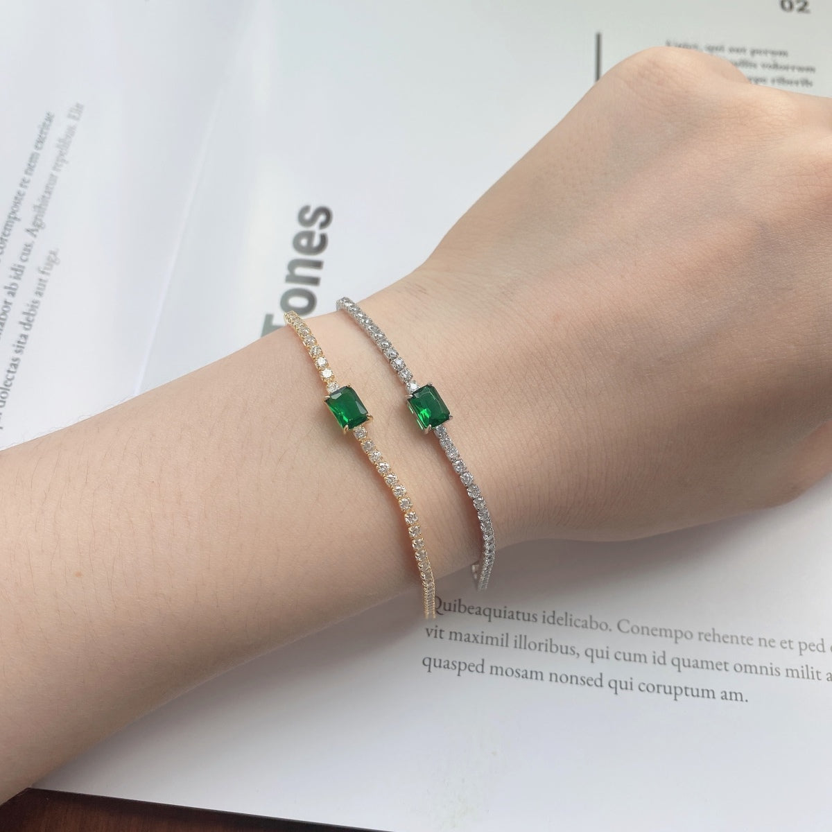 [Windsor Jewelry]1.0 Carat Unique Emerald Cut Banquet Bracelet