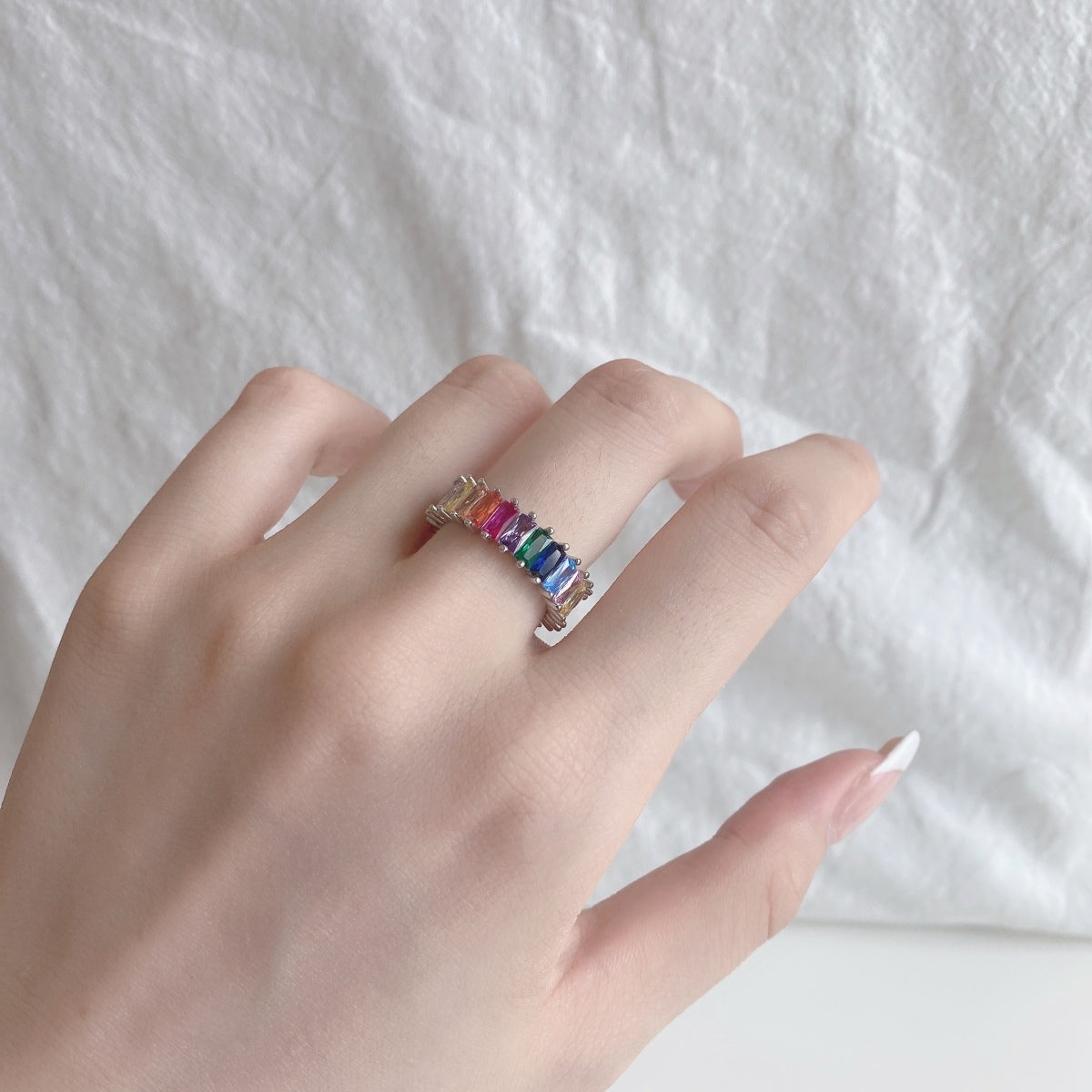 [Windsor Jewelry]Unique Colorful Radiant Cut RIng