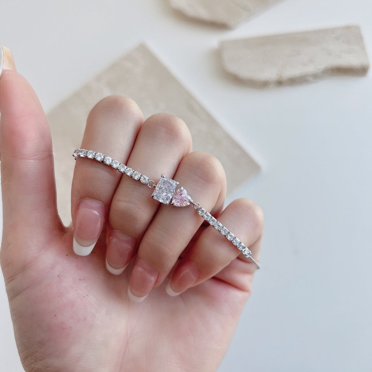 [Windsor Jewelry]Dazzling Unique Multi Shape Lover Bracelet