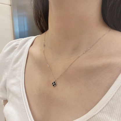 [Windsor Jewelry]Delicate Flower Shape Necklace