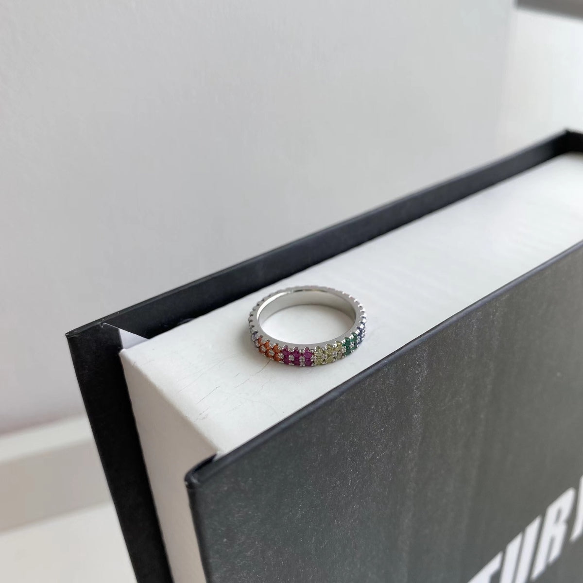 [Windsor Jewelry]Unique Colorful Round Cut Tennis Ring