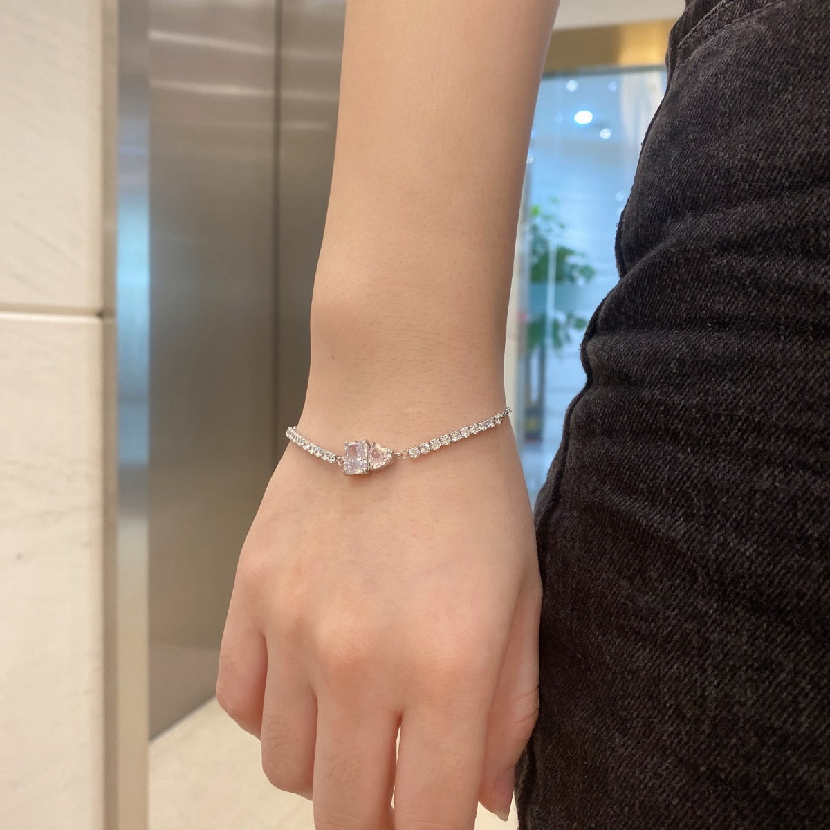 [Windsor Jewelry]Dazzling Unique Multi Shape Lover Bracelet