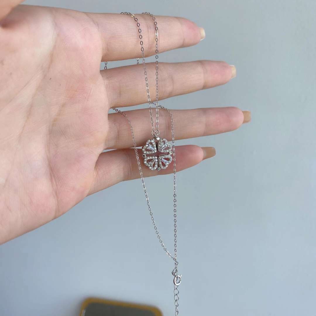 [Windsor Jewelry]Ornate Heart Cut Flower Shape Necklace