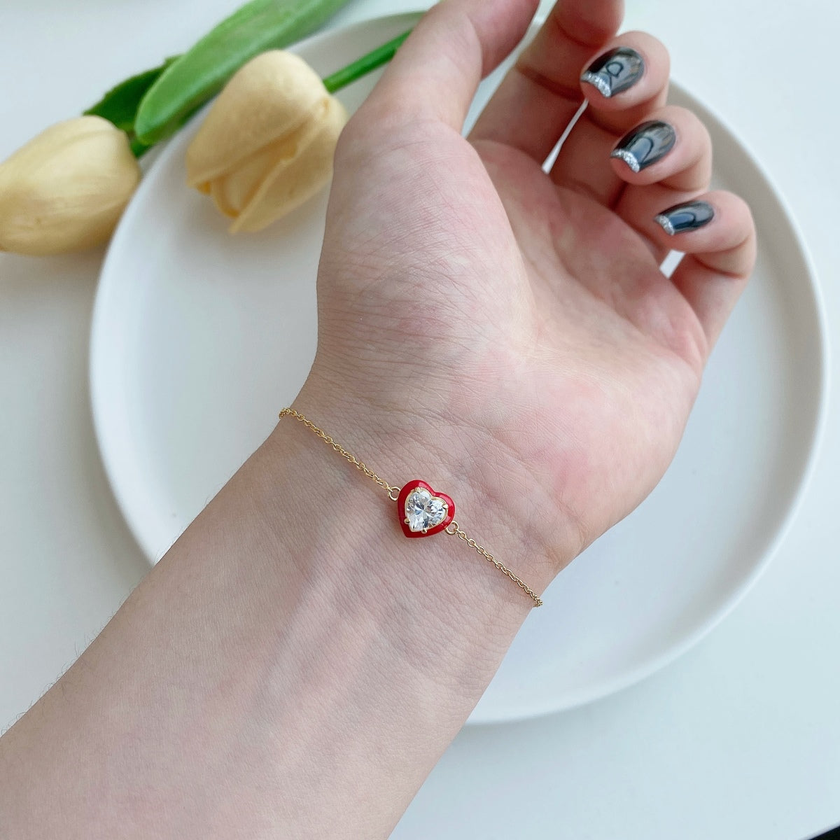 [Windsor Jewelry]Sparkling Romantic Heart Shape Lover Bracelet