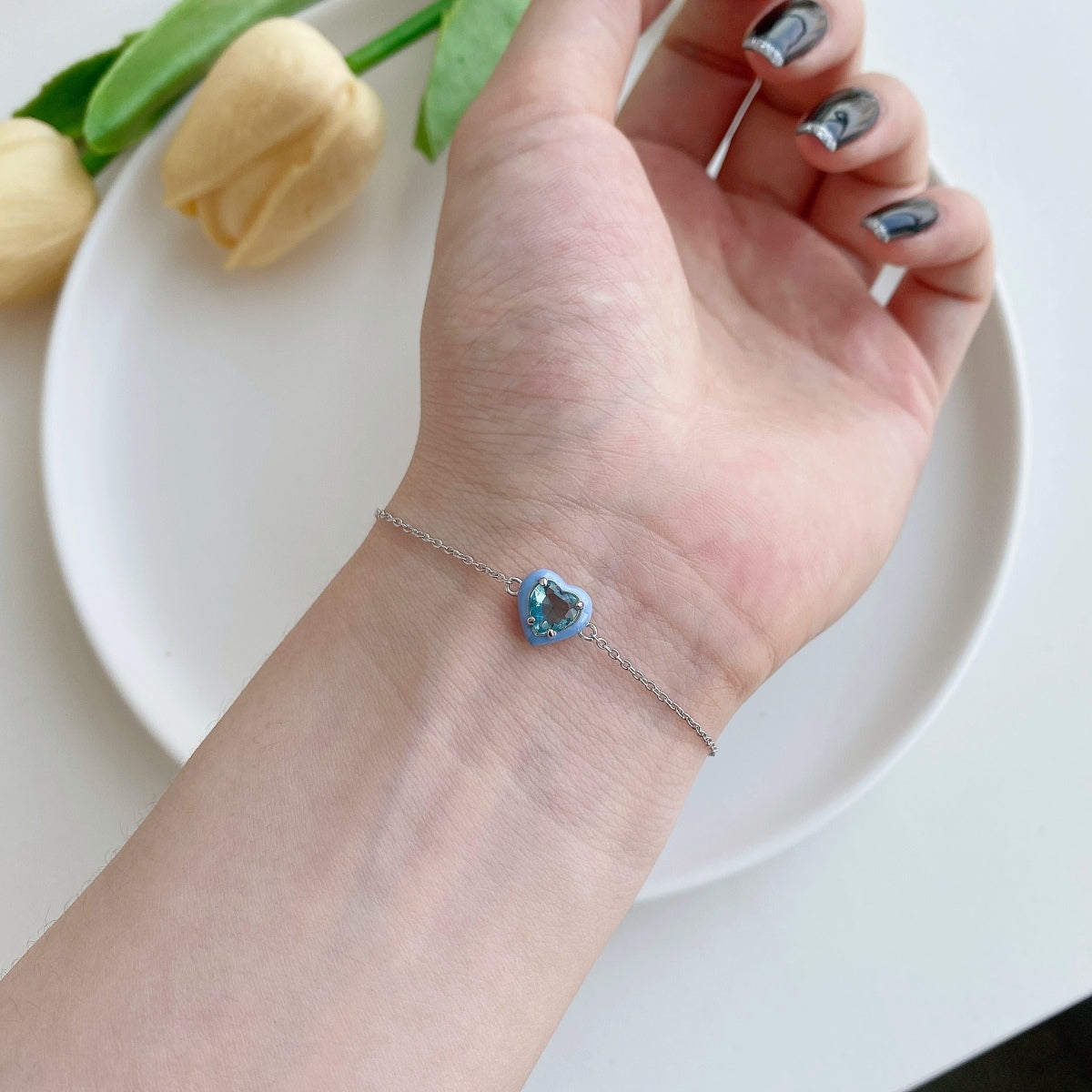 [Windsor Jewelry]Sparkling Romantic Heart Shape Lover Bracelet
