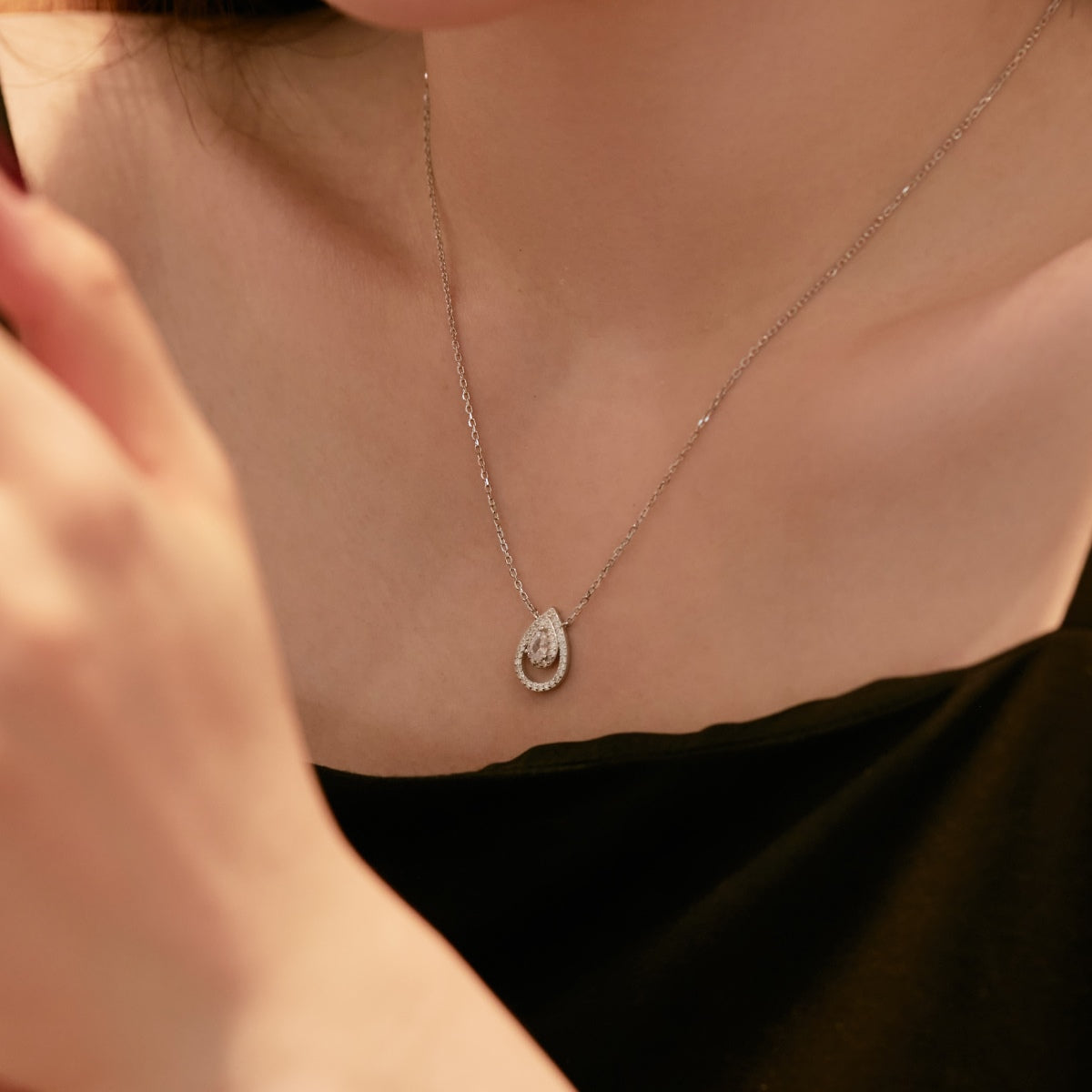 [Windsor Jewelry]Sparkling Pear Cut Necklace