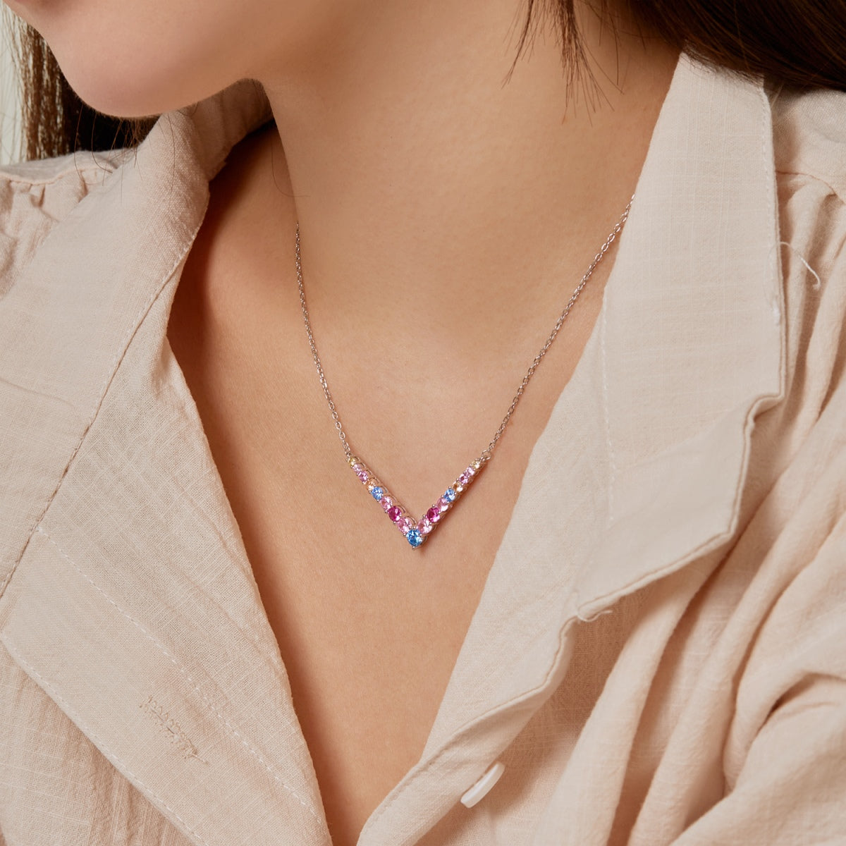 [Windsor Jewelry]Ornate Round Cut Necklace
