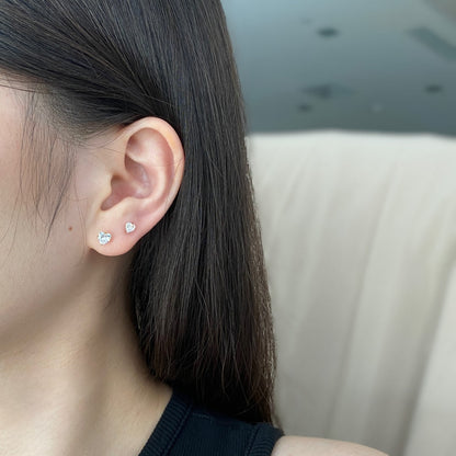 [Windsor Jewelry]Sparkling Heart Shaped Simple Earrings