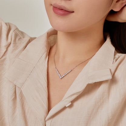 [Windsor Jewelry]Ornate Round Cut Necklace