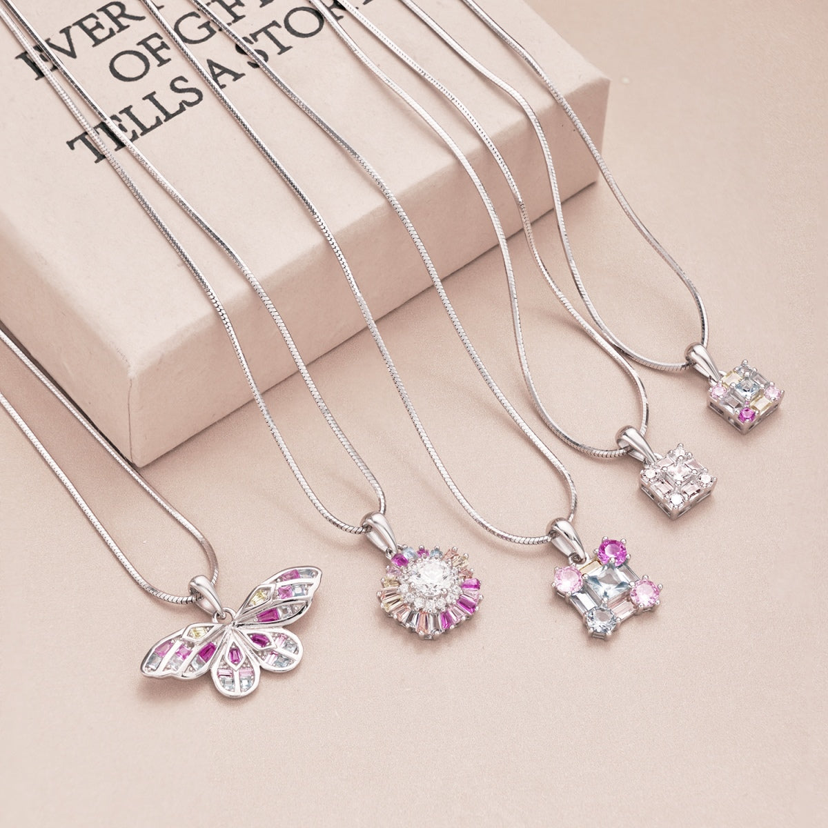 [Windsor Jewelry]Gorgeous Multi Colorful Necklace