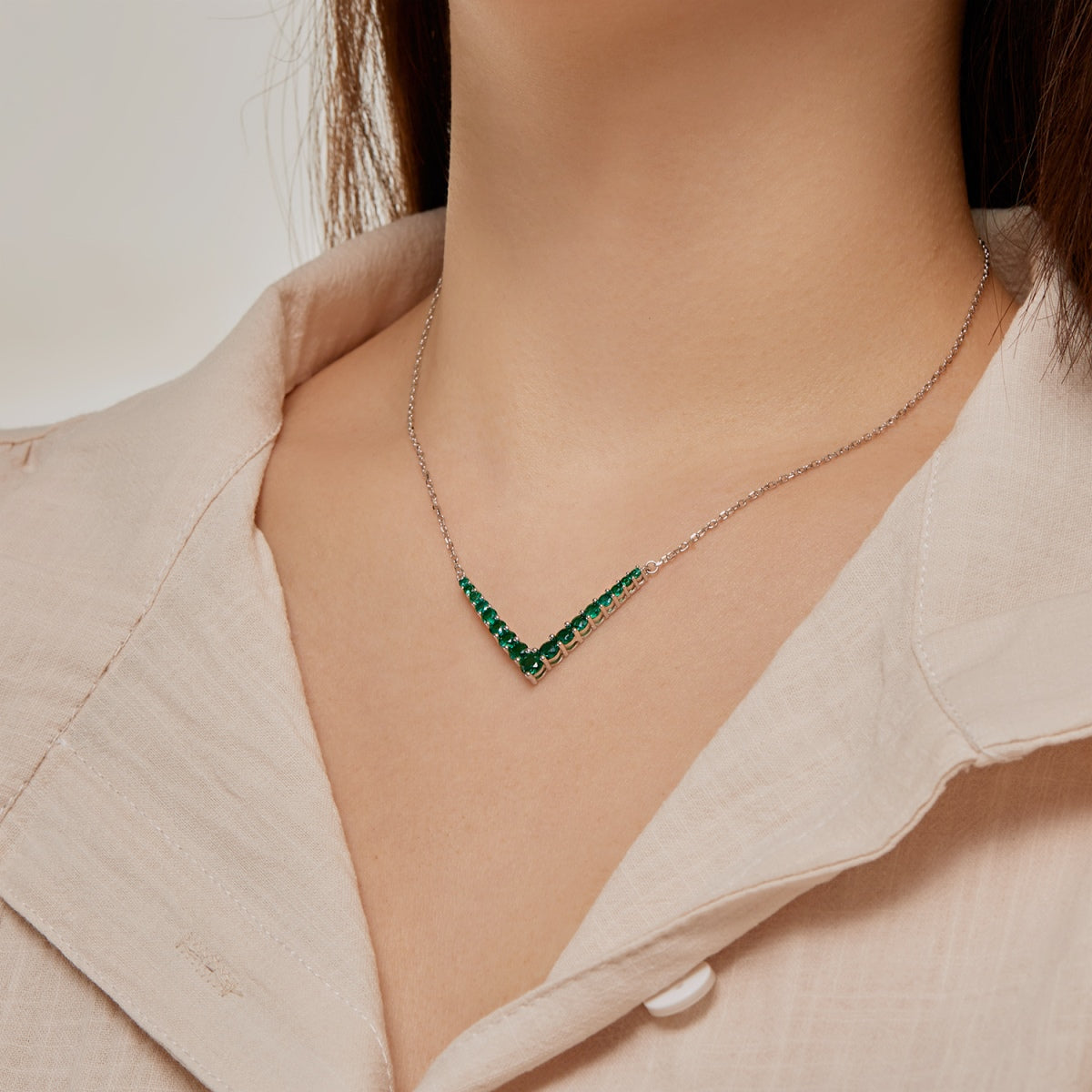 [Windsor Jewelry]Ornate Round Cut Necklace