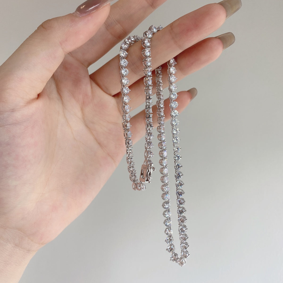 [Windsor Jewelry]Ornate Heart Cut Tennis Necklace