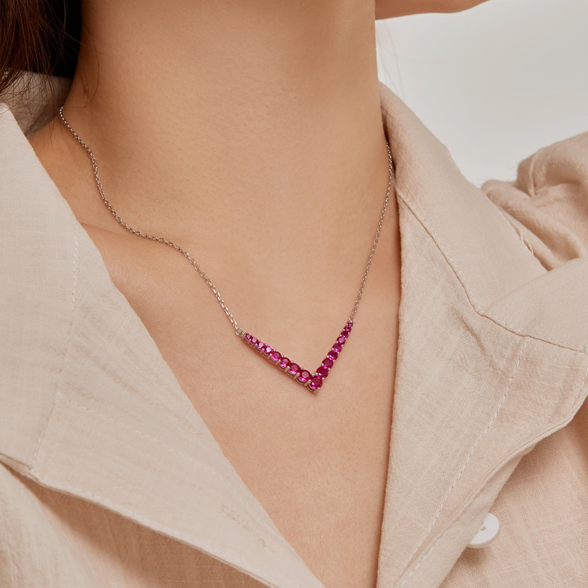 [Windsor Jewelry]Ornate Round Cut Necklace