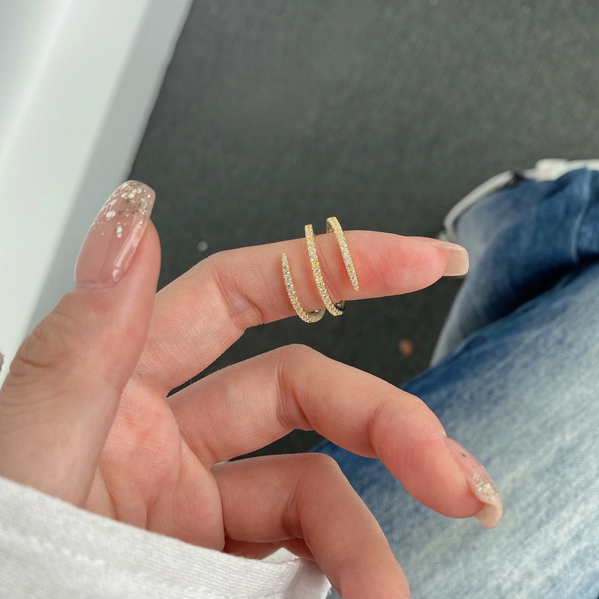 [Windsor Jewelry]Unique Vibrant Entangle Daily Ring
