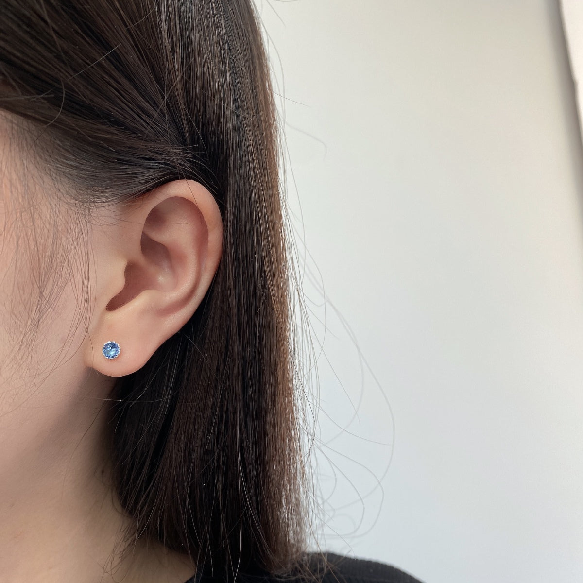[Windsor Jewelry]Sparkling Colorful Round Shape Earrings