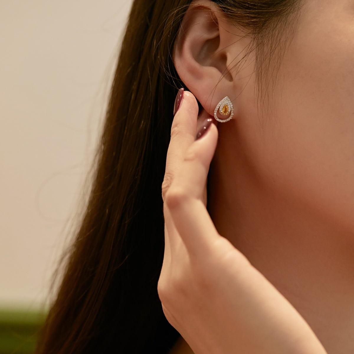 [Windsor Jewelry]Sparkling Delicate Water Drop Shape Daily Earrings