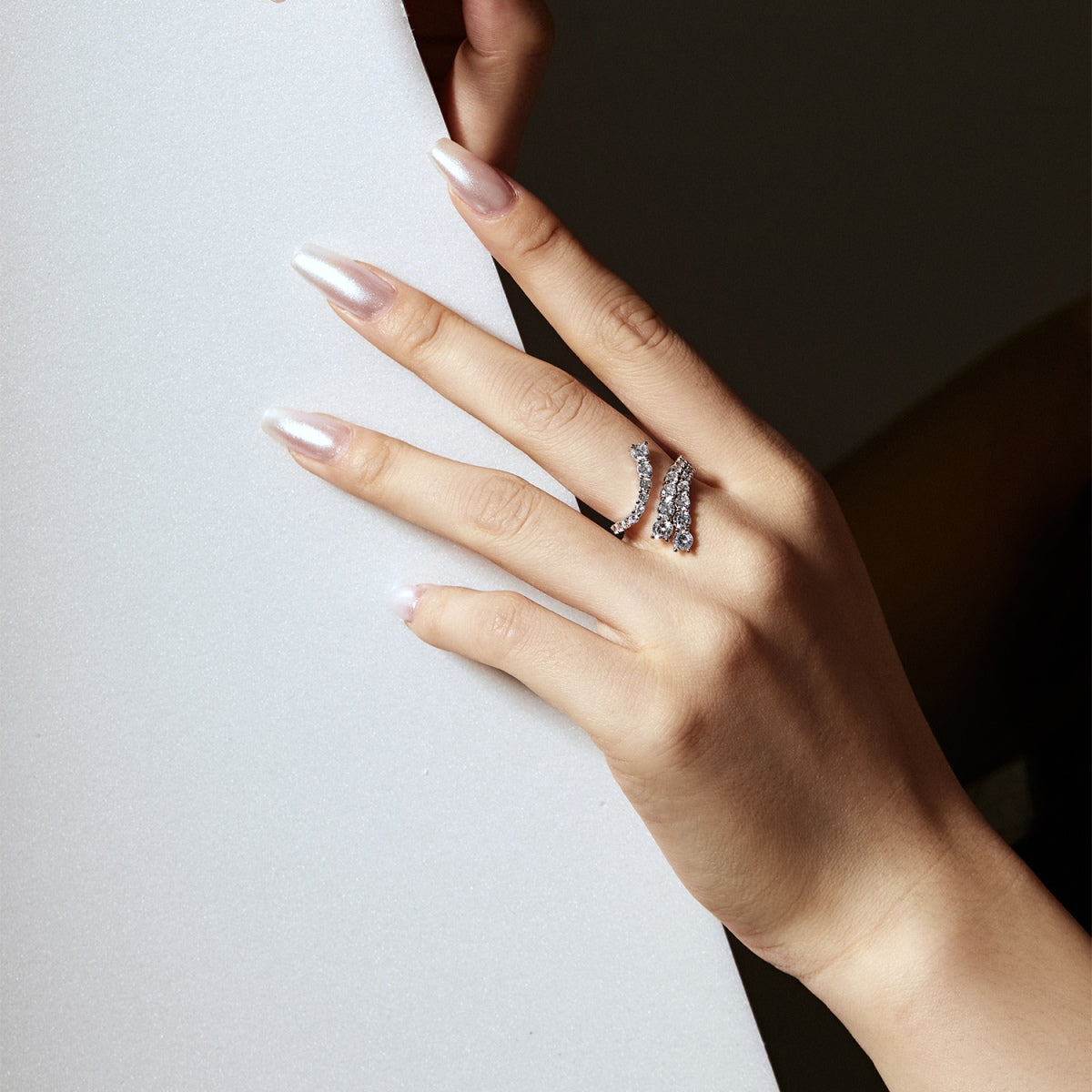 [Windsor Jewelry]Unique Vivid Snake Shape Daily Ring