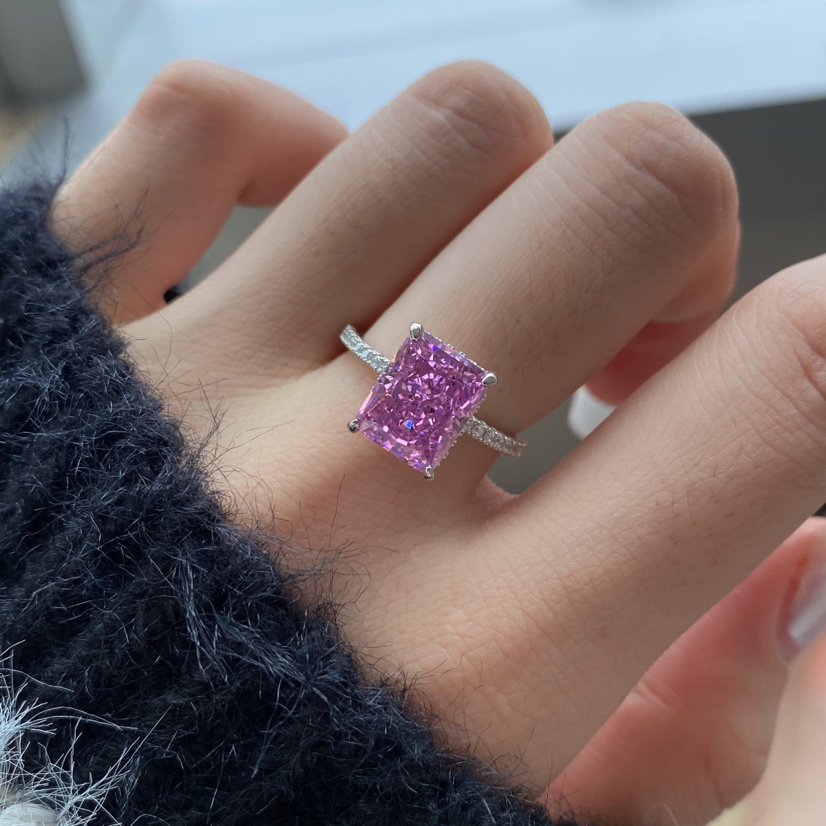[Windsor Jewelry]4.0 Carat Luxurious Engagement Ring
