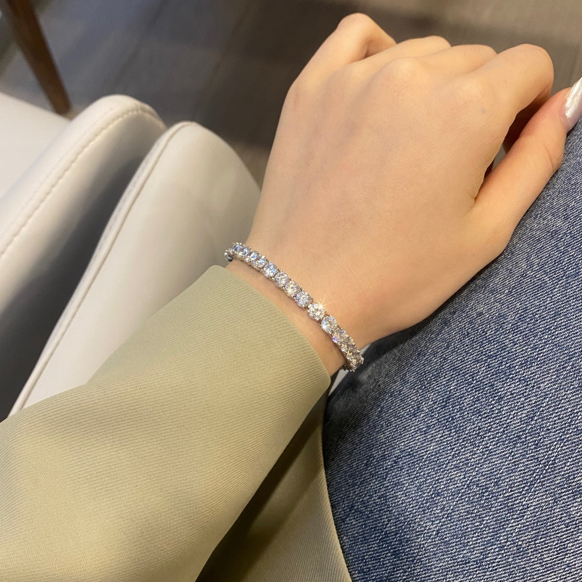 [Windsor Jewelry]Ornate Sparkling Round Cut Wedding Bracelet