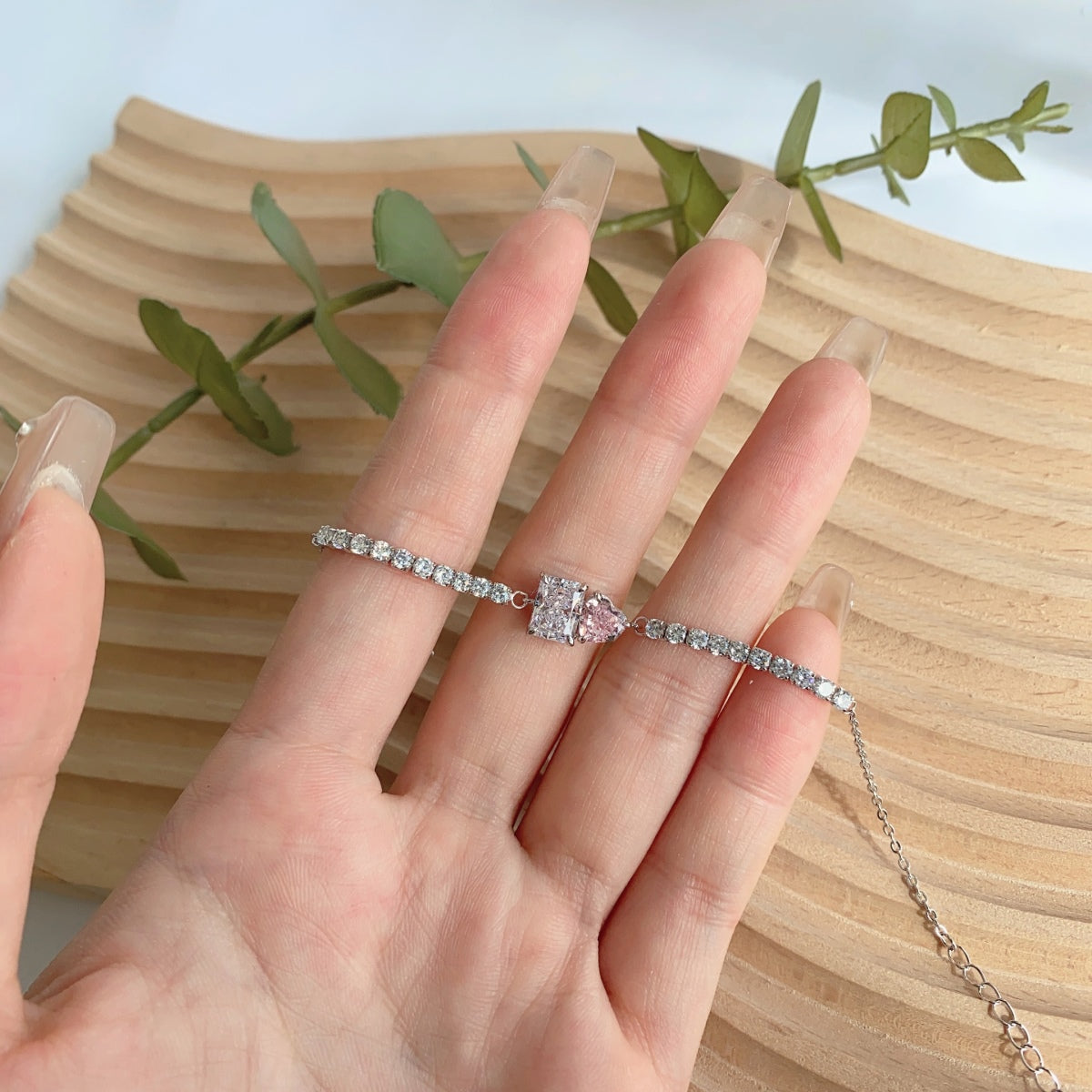 [Windsor Jewelry]Dazzling Unique Multi Shape Lover Bracelet