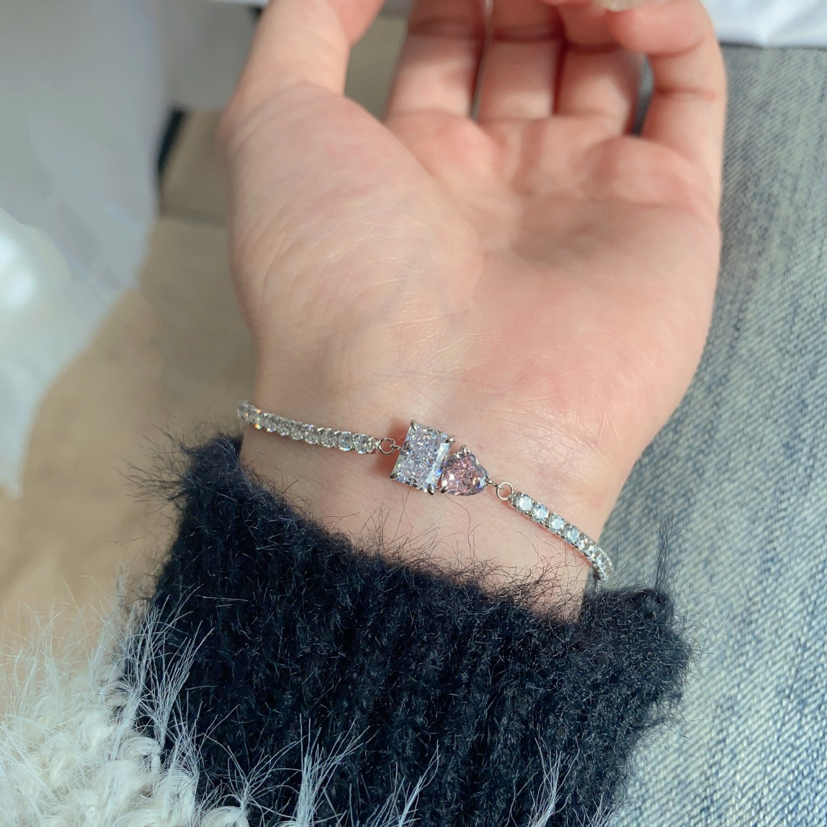 [Windsor Jewelry]Dazzling Unique Multi Shape Lover Bracelet
