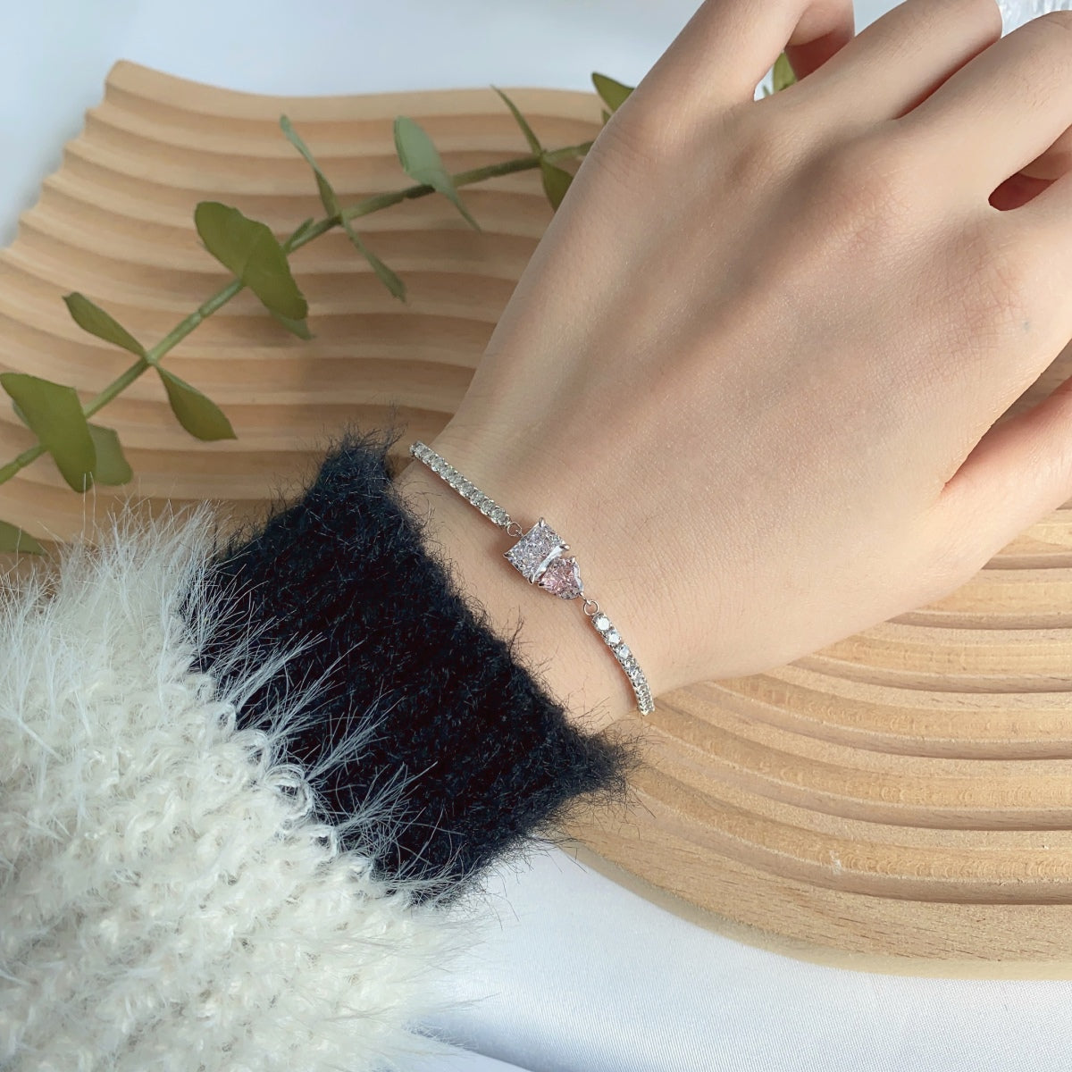 [Windsor Jewelry]Dazzling Unique Multi Shape Lover Bracelet