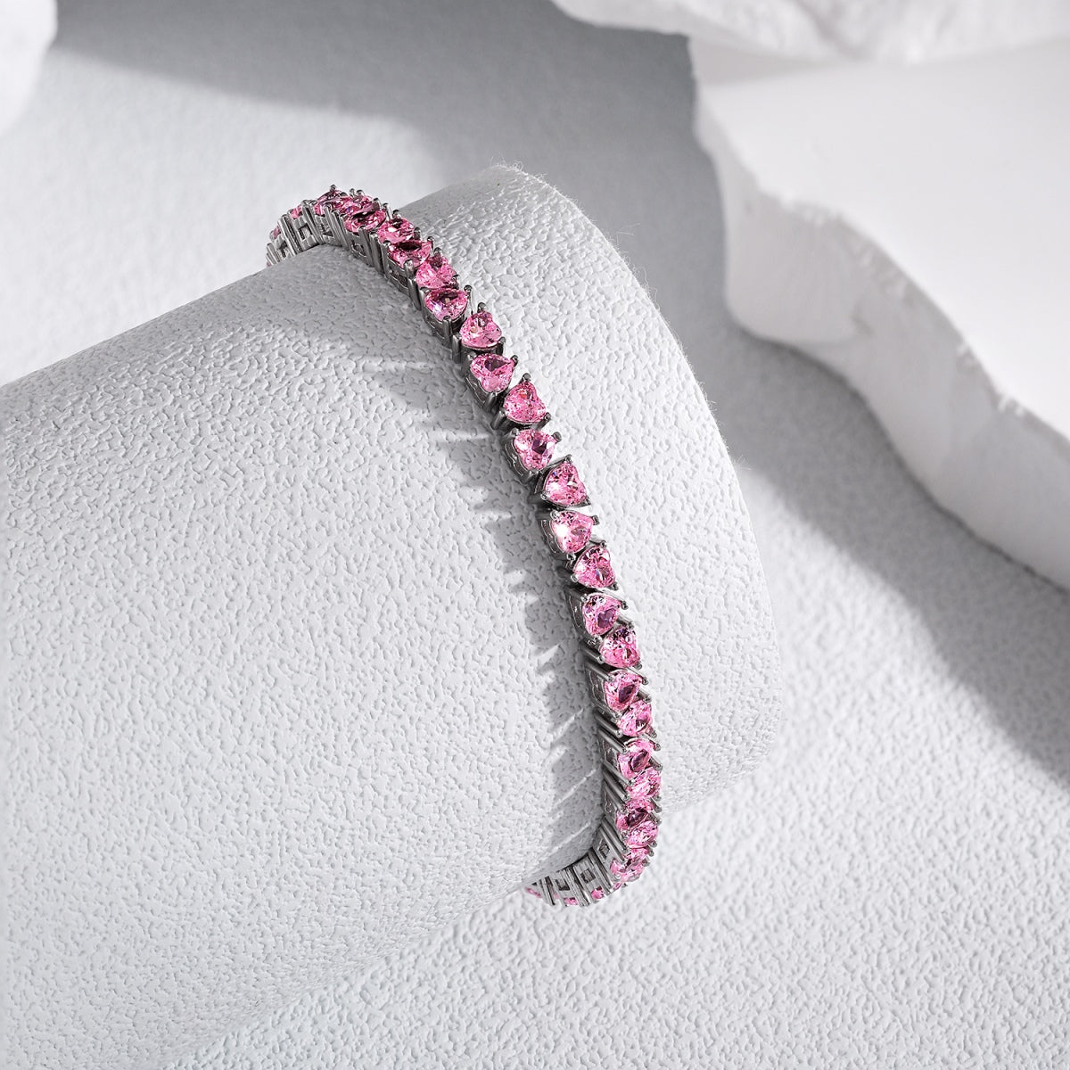 [Windsor Jewelry]Dazzling Romantic Heart Shape Lover Bracelet