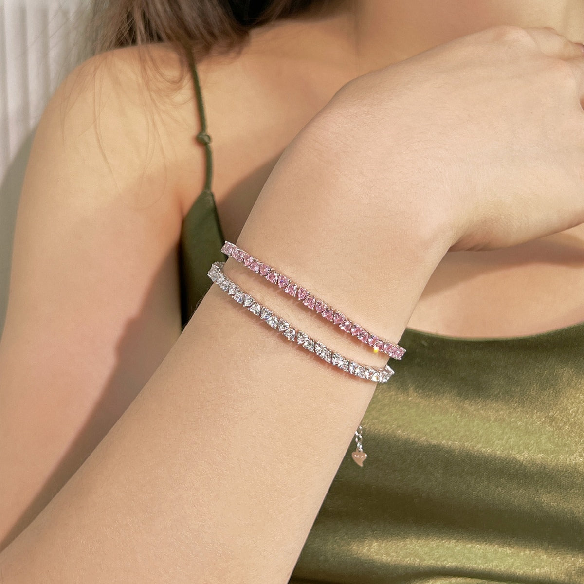 [Windsor Jewelry]Dazzling Romantic Heart Shape Lover Bracelet