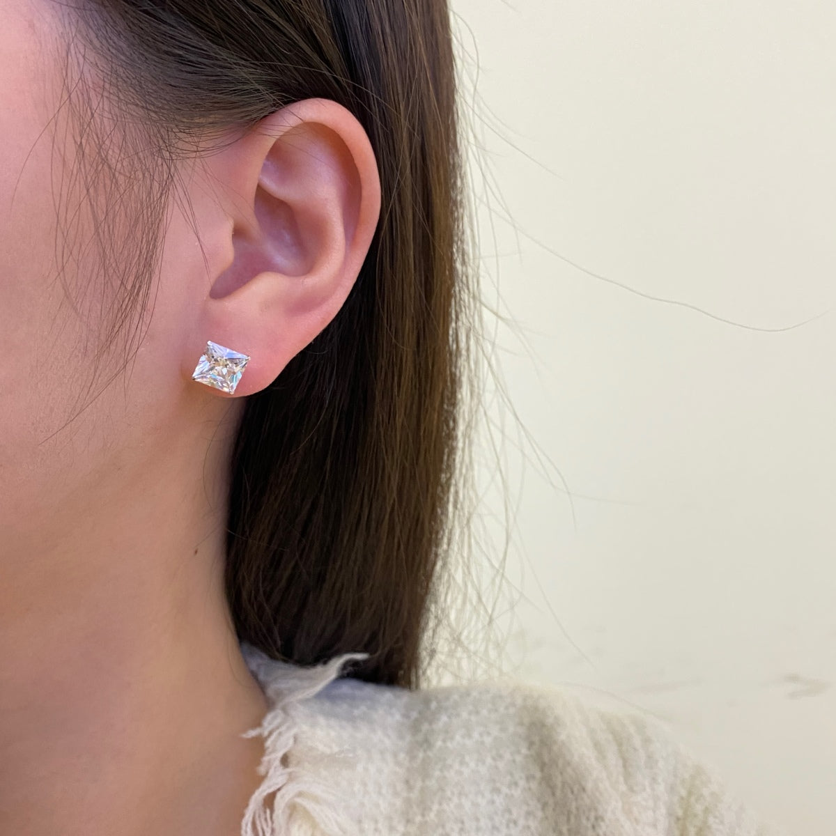 [Windsor Jewelry]Ornate Square Shape Earrings