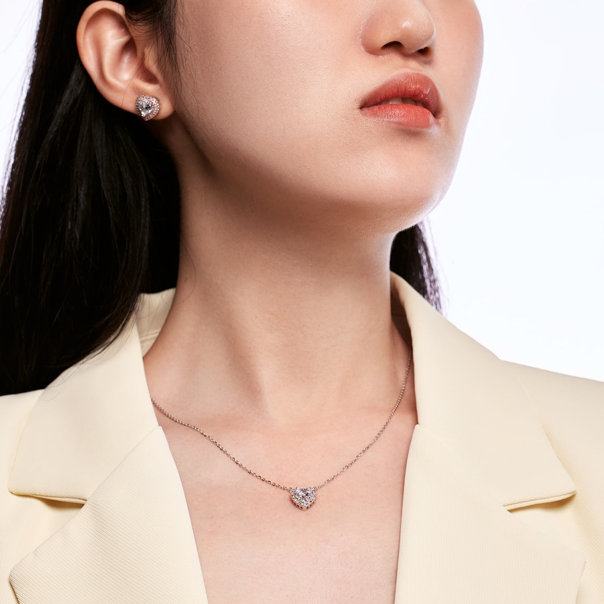 [Windsor Jewelry]Dazzling Heart Shape Lover Earrings