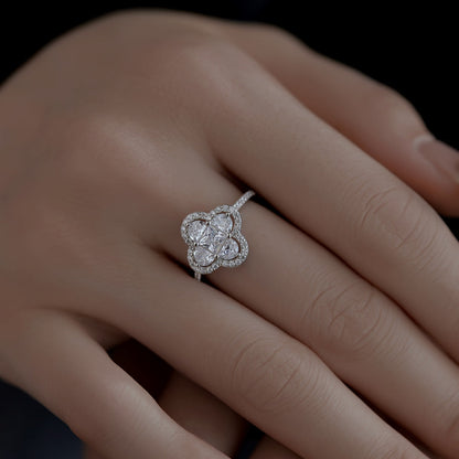 [Windsor Jewelry]Luxurious Eternity Flower Shape Banquet Ring
