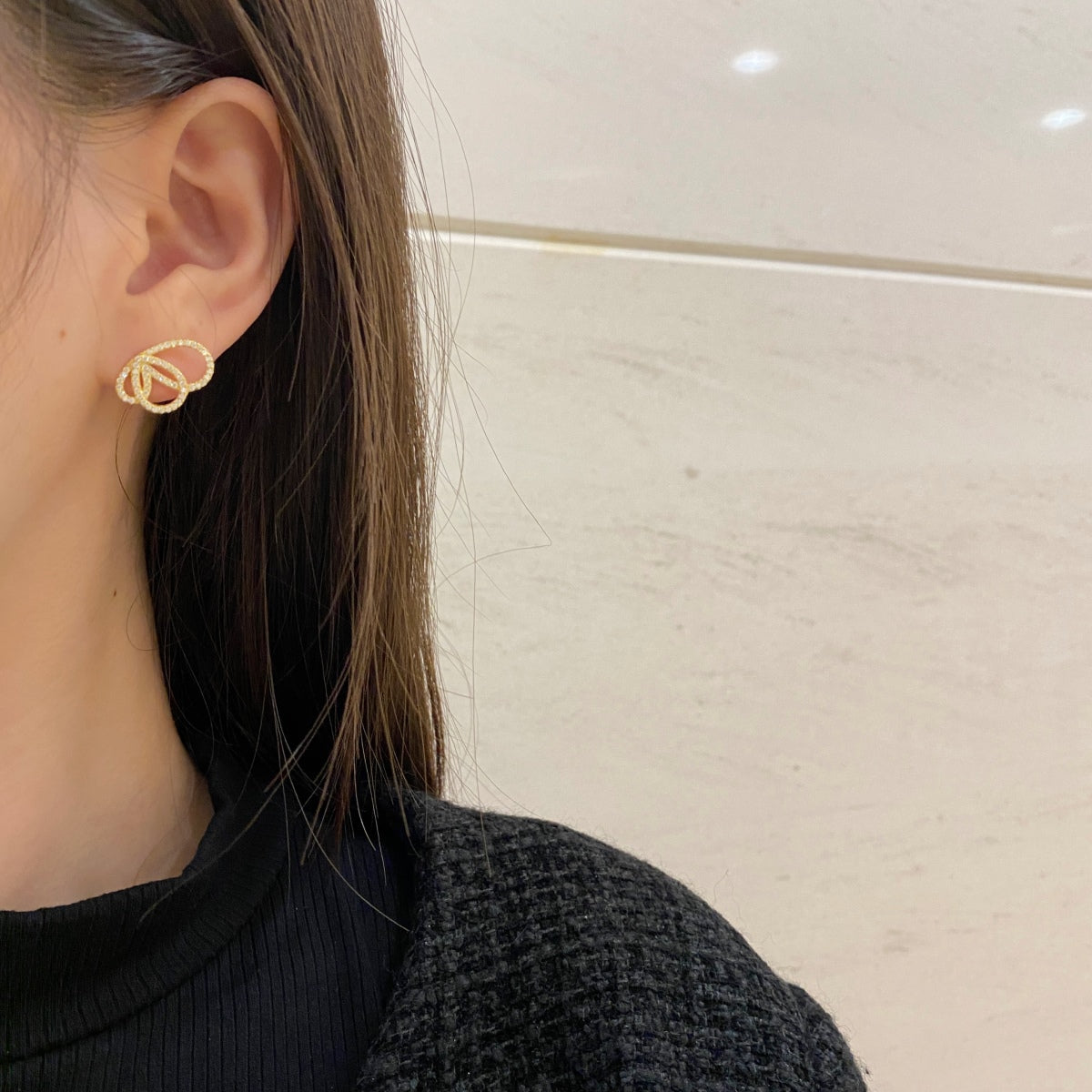 [Windsor Jewelry]Exquisite Butterfly Shape Earrings