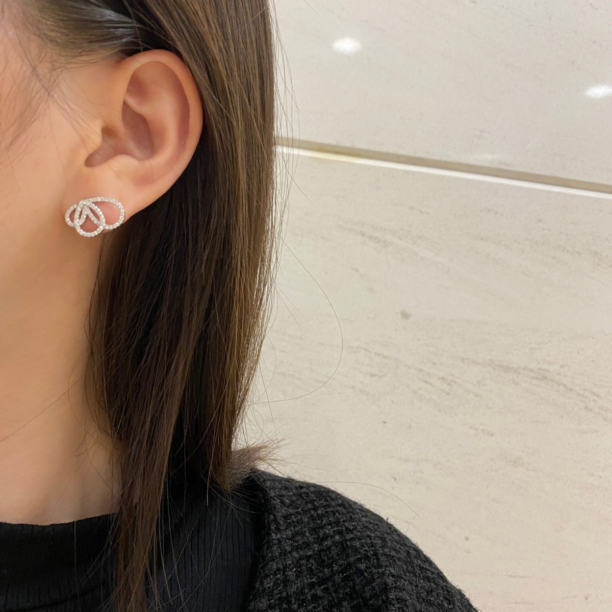 [Windsor Jewelry]Exquisite Butterfly Shape Earrings