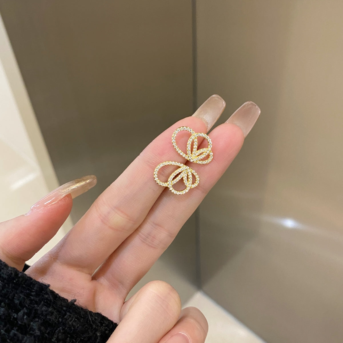 [Windsor Jewelry]Exquisite Butterfly Shape Earrings