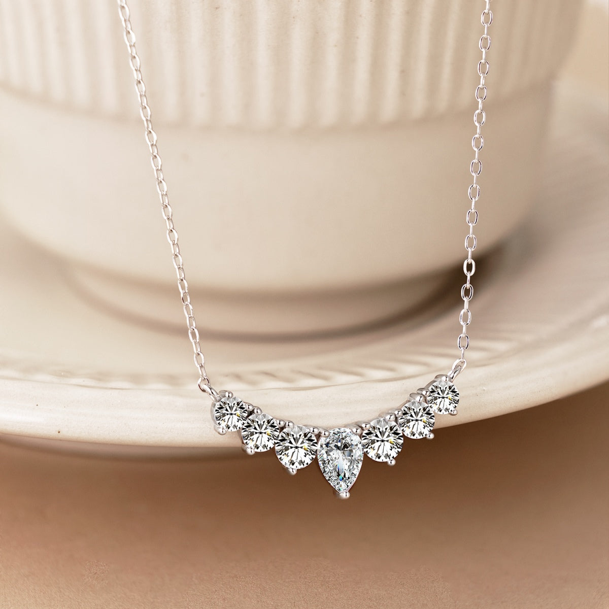 [Windsor Jewelry]Dainty Colorful Heart Necklace