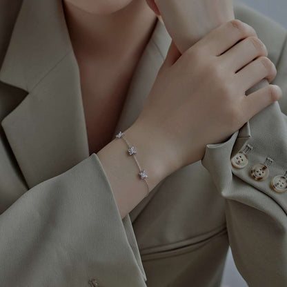 [Windsor Jewelry]Radiant Butterfly Shape Necklace